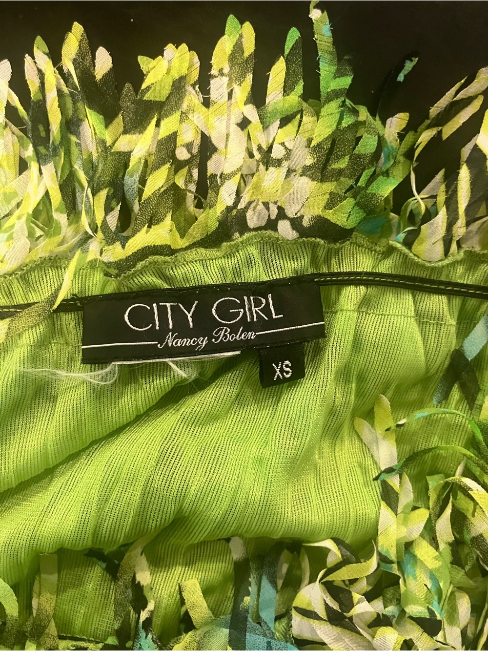 Women's Green Patterned Ruffle-Neck Blouse - Picture 4 of 4